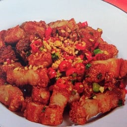 หมูกรอบคั่วพริกเกลือ(กับข้าว)