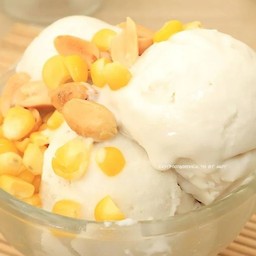 ไอศครีมกะทิโบราณใส่ข้าวโพด