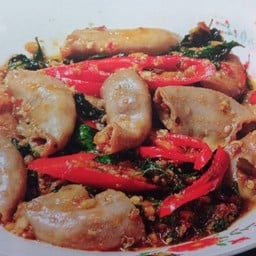 กะเพราไส้อ่อนหมู(กับข้าว)