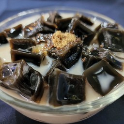 เฉาก๊วยนมสด