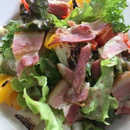 สลัดเบค่อน