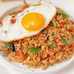 ข้าวกระเพราคลุกหมูสับ