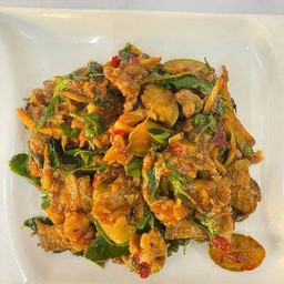 ผัดเผ็ดเนื้อ