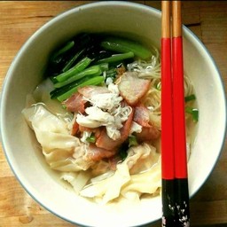 เกี๊ยวน้ำปูหมูแดง