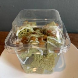 บราว์นีลูกเต๋าชาเขียวมัทฉะ