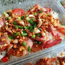 เบคอนคั่วพริกเกลือ ราดข้าว