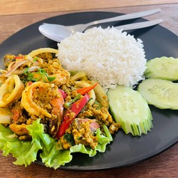 ข้าวทะเลผัดผงกะหรี่