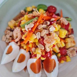 ตำข้าวโพดไข่เค็ม