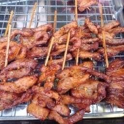 หมูทอดหน้าตึกสำเพ็งสแคว์