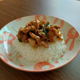 ข้าวกะเพราพริกแห้ง