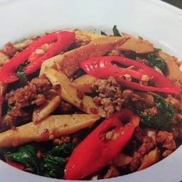 กะเพราหมูสับหน่อไม้(กับข้าว)