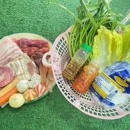 ชุดหมูสไลด์  369    แถมชุดผักน้ำจิ้มน้ำชุป                   ไม่มีเตาให้ค่ะ
