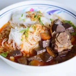 ขนมจีนน้ำเงี้ยวลำปาง