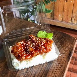 ข้าวไก่ทอดซอสเกาหลี