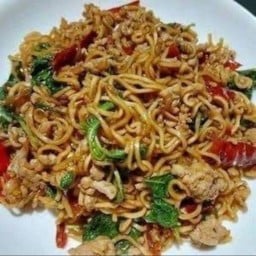 มาม่ากะเพราพริกแห้ง