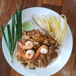 เสือโหยผัดไทย ราดหน้ายอดผัก