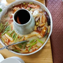 ต้มยำรวมมิตรทะเล