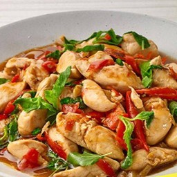 กระเพราไก่ = กับข้าว