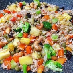ข้าวผัดสัปะรดผัก