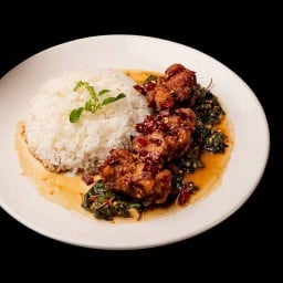 ข้าวกะเพราไก่ทอดพริก