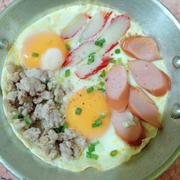 ข้าวหมูทอด 2 โบ (ตลาดสด)