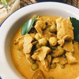 แกงหมูมะเขือพวง