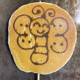 แพนเค้กการ์ตูนรูปผีเสื้อ