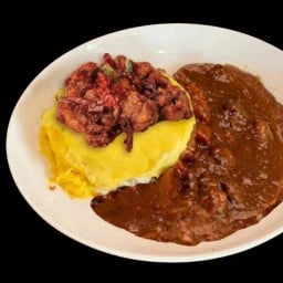 ข้าวแกงกะหรี่หน้าไก่ทอดพริก+ไข่ข้น