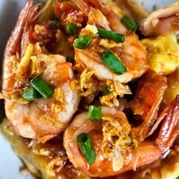 ข้าวกุ้งกระเทียม