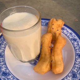 นมสดร้อนเป็นชุด