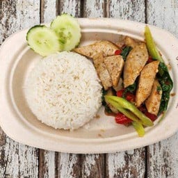 ข้าวกะเพราหมูยอ