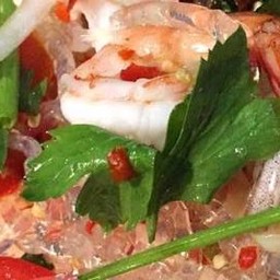 ยำเส้นแก้วรวมมิตร