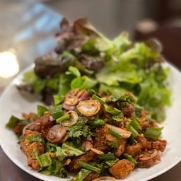 ลาบไก่กรอบ