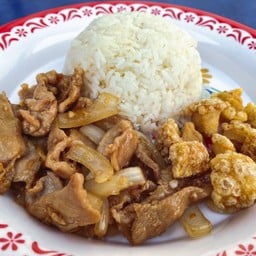 ผัดน้ำมันหอยราดข้าว.