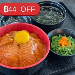 [SET]ข้าวหน้าแซลมอน (ดิบหรือเบิร์น) ราดซอสสูตรพิเศษ