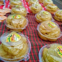 คุณน้ำผึ้งส้มโอพิจิตร (ถนนคนเดินพะเยา)