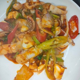 หมึกผัดไข่เค็ม