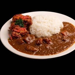 ข้าวแกงกะหรี่หน้าไก่ทอดพริก