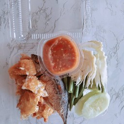 ข้าว+ปลาทู+ไข่เจียว+น้ำพริก+ผักสด