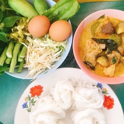 ขนมจีน แกงเขียวหวานไก่