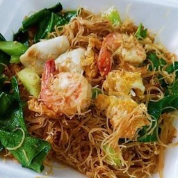 ผัดซีอิ๋วเส้นหมี่ทะเล