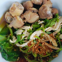 บ้านแพริมน้ำ เตี๋ยวไก่ฉีก