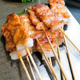 หมูปิ้งโบราณ ยายแดง ตลาดวัดประดู่สาย 1