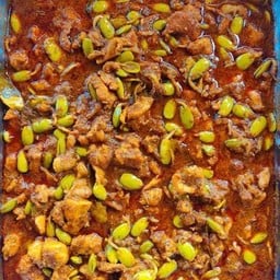 ผัดเผ็ดไก่ใส่หน่อเหรียง