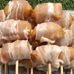 หมูสามชั้นพันไส้กรอก