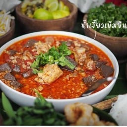 ขนมจีนน้ำเงี้ยวเจียงใหม่ สูตรแม่มาลี ม.นเรศวร