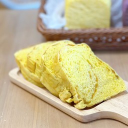 ขนมปังฟักทองไส้ฟักทอง (โลฟ)