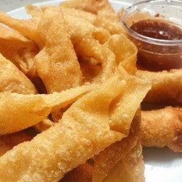 เกี้ยวเปล่าทอด15ชิ้นน้ำจิ้มรสเด็ดสูตรยายวรรณา