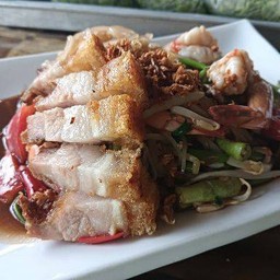 ตำขนมจีนกุ้งลวก+หมูกรอบ(ปลาร้า)