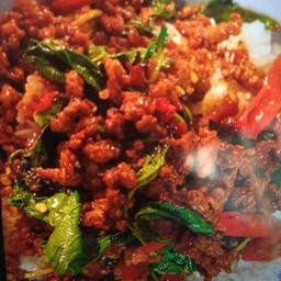 กบผัดเผ็ดราดข้าว